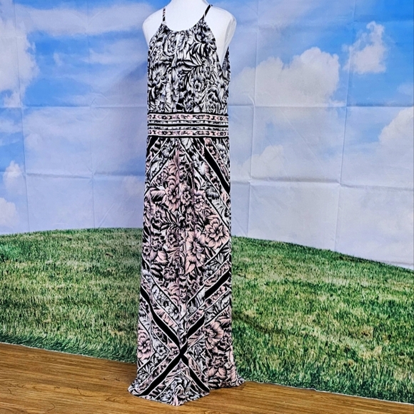 LONDON STYLE | SLEEVELESS FLOOR LENGTH FLORAL MAXI DRESS - Picture 4 of 15